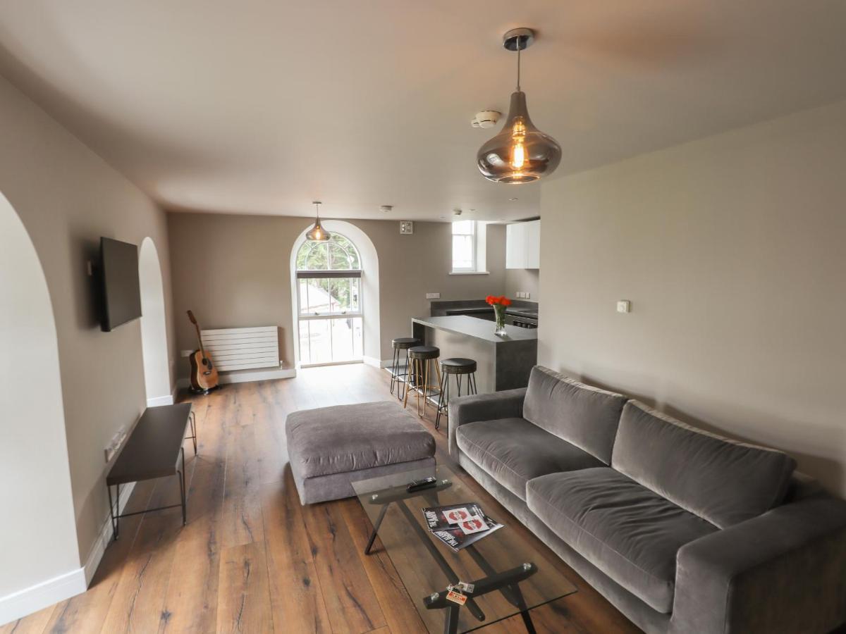 The Breathe Residence Rhyl Bagian luar foto