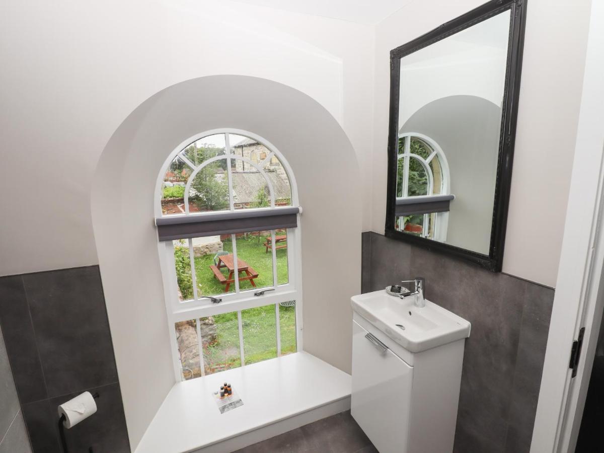 The Breathe Residence Rhyl Bagian luar foto