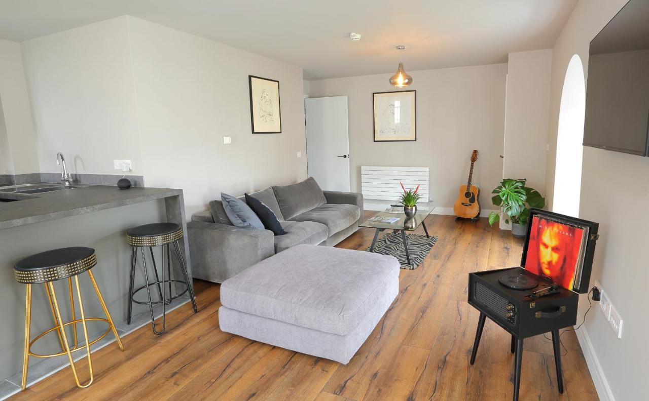 The Breathe Residence Rhyl Bagian luar foto