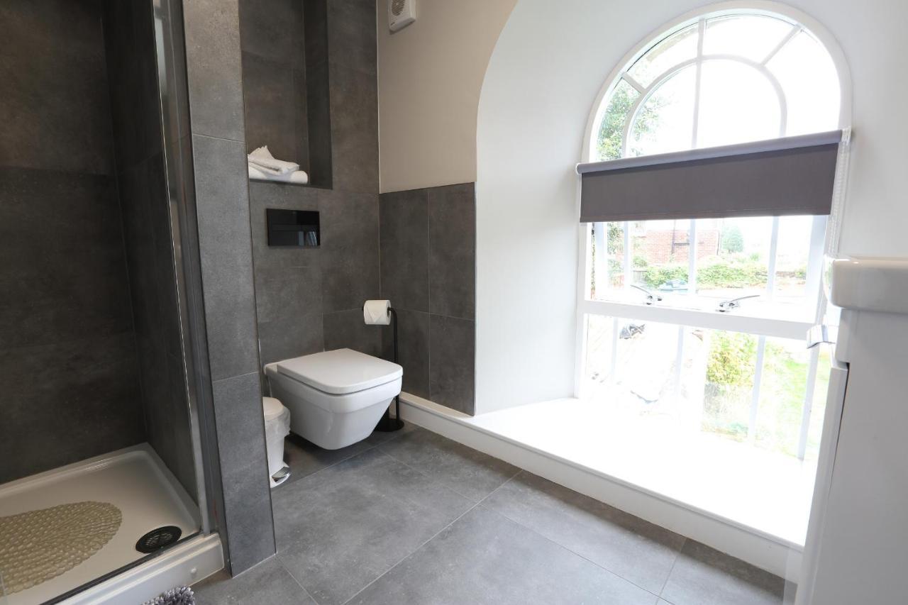 The Breathe Residence Rhyl Bagian luar foto